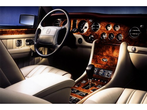 Характеристики автомобиля Bentley Mulsanne 6.8 AT Mulsanne (07.1986 - 09.1987): фото, вместимость, скорость, двигатель, топливо, масса, отзывы