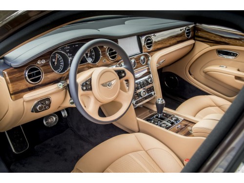 Характеристики автомобиля Bentley Mulsanne 6.8 AT Mulsanne Comfort (07.2016 - 06.2020): фото, вместимость, скорость, двигатель, топливо, масса, отзывы