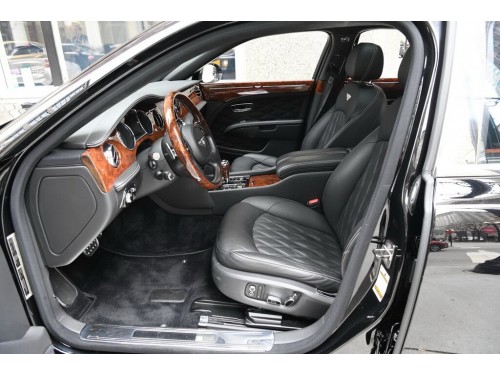 Характеристики автомобиля Bentley Mulsanne 6.8 AT Mulsanne EWB (07.2016 - 06.2020): фото, вместимость, скорость, двигатель, топливо, масса, отзывы