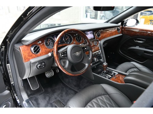 Характеристики автомобиля Bentley Mulsanne 6.8 AT Mulsanne EWB (07.2016 - 06.2020): фото, вместимость, скорость, двигатель, топливо, масса, отзывы