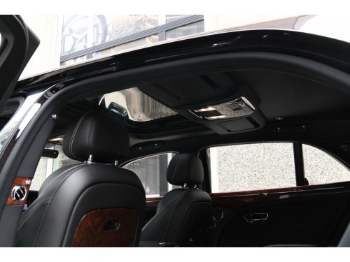 Характеристики автомобиля Bentley Mulsanne 6.8 AT Mulsanne EWB Mulliner (07.2016 - 06.2020): фото, вместимость, скорость, двигатель, топливо, масса, отзывы