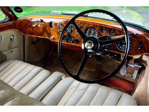 Характеристики автомобиля Bentley S 4.9 AT S Continental Park Ward Sports Saloon (07.1956 - 07.1959): фото, вместимость, скорость, двигатель, топливо, масса, отзывы
