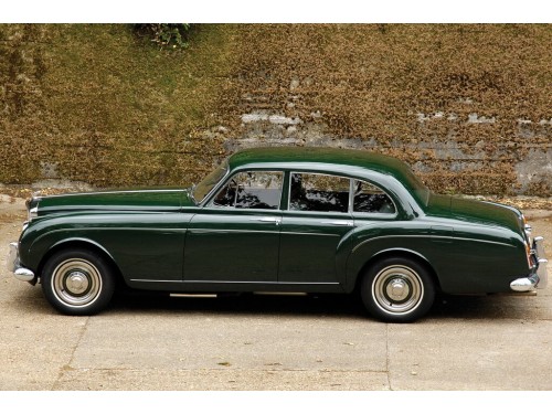 Характеристики автомобиля Bentley S 6.2 AT Bentley S2 Long Wheelbase (08.1959 - 10.1962): фото, вместимость, скорость, двигатель, топливо, масса, отзывы