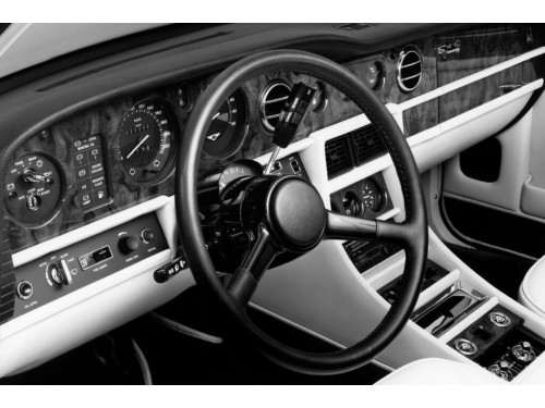 Характеристики автомобиля Bentley Turbo R 6.8 AT Turbo R LWB (08.1988 - 07.1991): фото, вместимость, скорость, двигатель, топливо, масса, отзывы