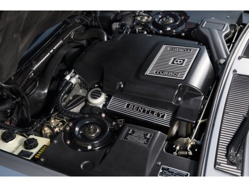 Характеристики автомобиля Bentley Turbo R 6.8 AT Turbo RT (08.1997 - 10.1998): фото, вместимость, скорость, двигатель, топливо, масса, отзывы