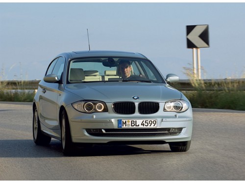 Характеристики автомобиля BMW 1-Series 120i MT Базовая (09.2007 - 08.2012): фото, вместимость, скорость, двигатель, топливо, масса, отзывы