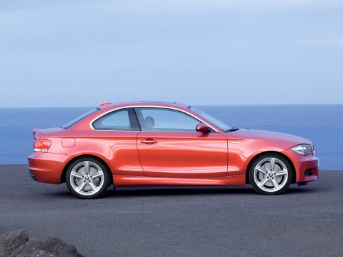 Характеристики автомобиля BMW 1-Series 135i AT Base (11.2007 - 03.2011): фото, вместимость, скорость, двигатель, топливо, масса, отзывы