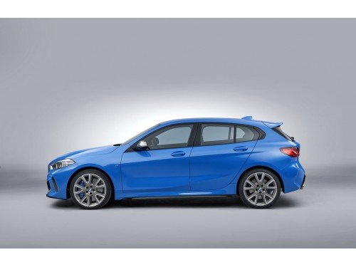Характеристики автомобиля BMW 1-Series 116i MT Edition ColorVision (07.2022 - н.в.): фото, вместимость, скорость, двигатель, топливо, масса, отзывы