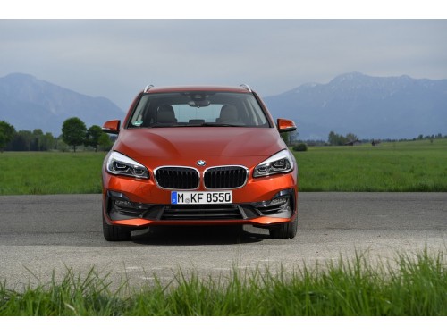 Характеристики автомобиля BMW 2-Series Active Tourer 218i AMT Model Luxury Line (07.2018 - 01.2020): фото, вместимость, скорость, двигатель, топливо, масса, отзывы