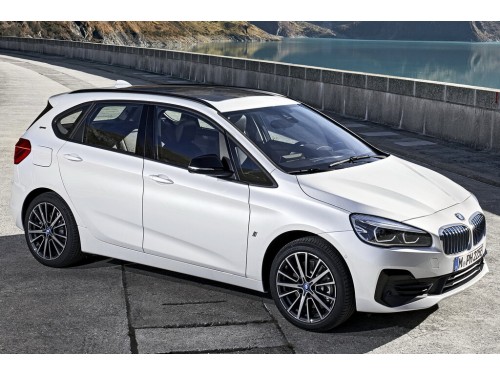 Характеристики автомобиля BMW 2-Series Active Tourer 216d MT Luxury (03.2018 - 10.2021): фото, вместимость, скорость, двигатель, топливо, масса, отзывы