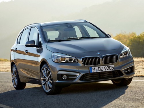 Характеристики автомобиля BMW 2-Series Active Tourer 218i AT Luxury (03.2014 - 02.2018): фото, вместимость, скорость, двигатель, топливо, масса, отзывы