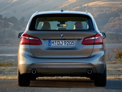 Характеристики автомобиля BMW 2-Series Active Tourer 216d MT Luxury (11.2014 - 02.2018): фото, вместимость, скорость, двигатель, топливо, масса, отзывы