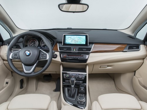 Характеристики автомобиля BMW 2-Series Active Tourer 216d MT Sport Line (11.2014 - 02.2018): фото, вместимость, скорость, двигатель, топливо, масса, отзывы