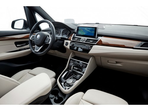 Характеристики автомобиля BMW 2-Series Gran Tourer 220i AT (02.2015 - 01.2018): фото, вместимость, скорость, двигатель, топливо, масса, отзывы