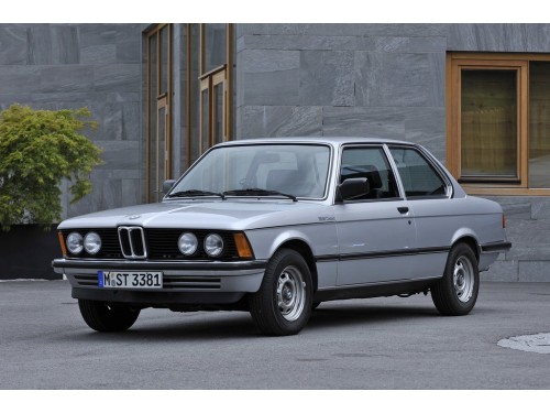 Характеристики автомобиля BMW 3-Series 316 MT (09.1980 - 08.1982): фото, вместимость, скорость, двигатель, топливо, масса, отзывы