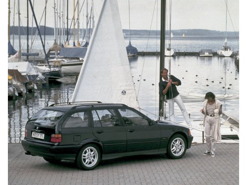 Характеристики автомобиля BMW 3-Series 320i MT (01.1995 - 05.1999): фото, вместимость, скорость, двигатель, топливо, масса, отзывы