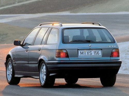 Характеристики автомобиля BMW 3-Series 320i MT (01.1995 - 05.1999): фото, вместимость, скорость, двигатель, топливо, масса, отзывы