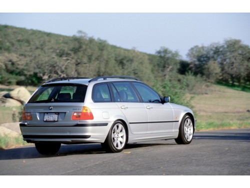 Характеристики автомобиля BMW 3-Series 323i MT (10.2000 - 08.2001): фото, вместимость, скорость, двигатель, топливо, масса, отзывы