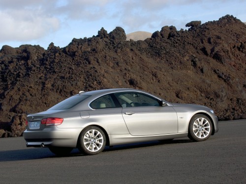 Характеристики автомобиля BMW 3-Series 335d AT (09.2006 - 02.2010): фото, вместимость, скорость, двигатель, топливо, масса, отзывы