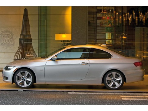Характеристики автомобиля BMW 3-Series 328xi MT (07.2006 - 02.2010): фото, вместимость, скорость, двигатель, топливо, масса, отзывы