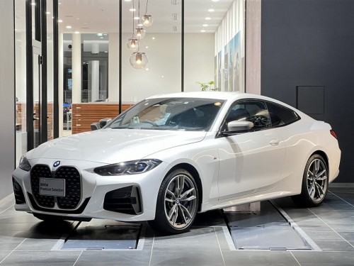 Характеристики автомобиля BMW 4-Series 420i M Sport (07.2022 - н.в.): фото, вместимость, скорость, двигатель, топливо, масса, отзывы