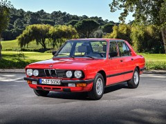 BMW 5-Series 518i MT (06.1981 - 12.1987)