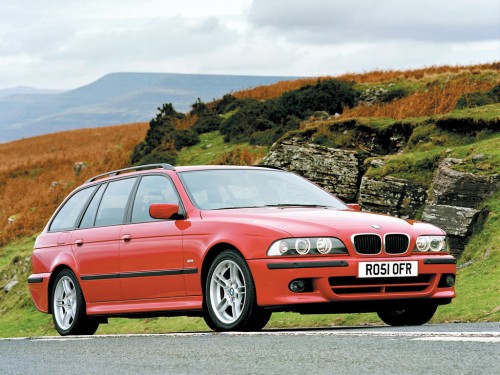 Характеристики автомобиля BMW 5-Series 530i AT (09.2000 - 03.2004): фото, вместимость, скорость, двигатель, топливо, масса, отзывы