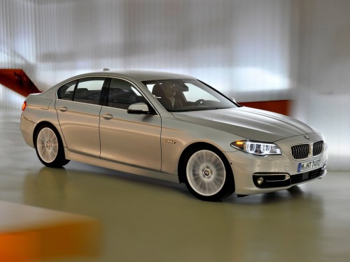 Характеристики автомобиля BMW 5-Series 520d AT Special Edition (12.2015 - 02.2017): фото, вместимость, скорость, двигатель, топливо, масса, отзывы