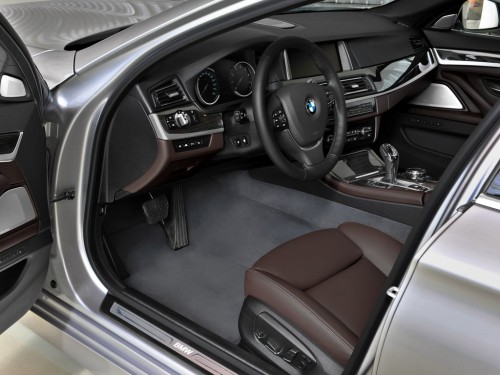 Характеристики автомобиля BMW 5-Series 518d MT (09.2013 - 06.2014): фото, вместимость, скорость, двигатель, топливо, масса, отзывы
