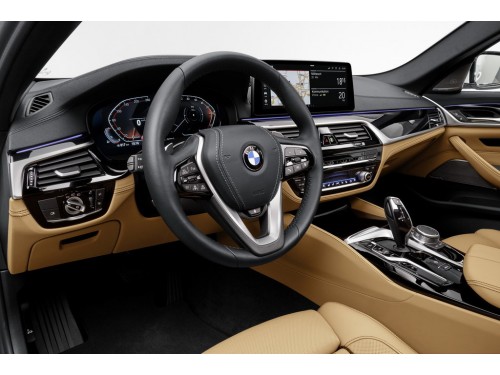 Характеристики автомобиля BMW 5-Series 530d AT xDrive M Sport Plus (05.2020 - 03.2023): фото, вместимость, скорость, двигатель, топливо, масса, отзывы