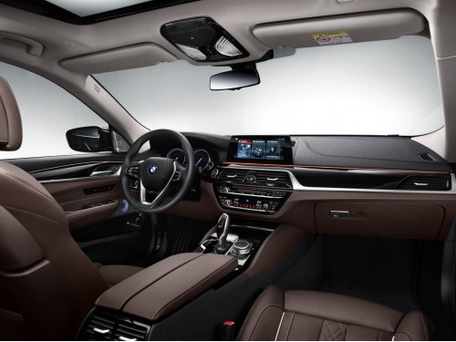 Характеристики автомобиля BMW 6-Series Gran Turismo 630d AT xDrive Sport Line (11.2017 - 01.2020): фото, вместимость, скорость, двигатель, топливо, масса, отзывы