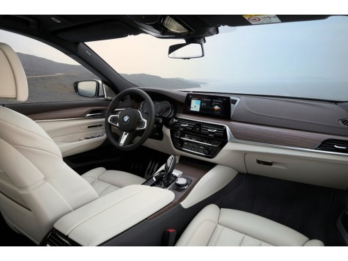 Характеристики автомобиля BMW 6-Series Gran Turismo 630d AT xDrive Luxury Line Plus (02.2020 - 05.2020): фото, вместимость, скорость, двигатель, топливо, масса, отзывы