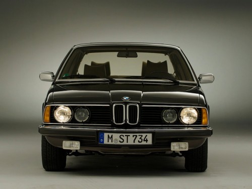 Характеристики автомобиля BMW 7-Series 730 AT (05.1977 - 09.1979): фото, вместимость, скорость, двигатель, топливо, масса, отзывы