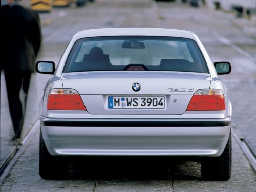 Характеристики автомобиля BMW 7-Series 730d AT (03.2000 - 12.2000): фото, вместимость, скорость, двигатель, топливо, масса, отзывы