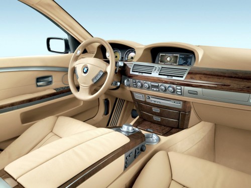 Характеристики автомобиля BMW 7-Series 740Li AT (07.2006 - 10.2008): фото, вместимость, скорость, двигатель, топливо, масса, отзывы