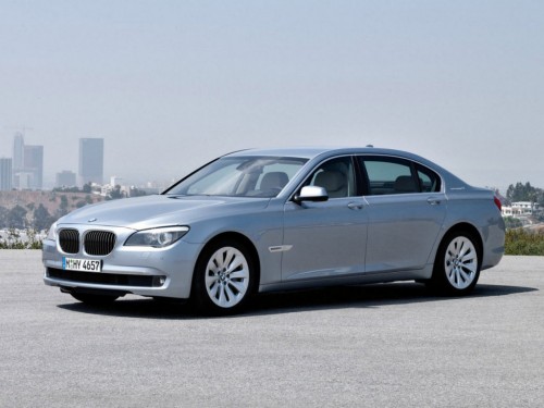 Характеристики автомобиля BMW 7-Series 730i AT Базовая (11.2008 - 07.2012): фото, вместимость, скорость, двигатель, топливо, масса, отзывы