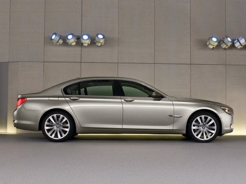 Характеристики автомобиля BMW 7-Series 730d AT (07.2008 - 07.2012): фото, вместимость, скорость, двигатель, топливо, масса, отзывы