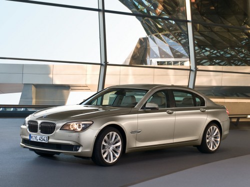 Характеристики автомобиля BMW 7-Series 740d AT xDrive (09.2009 - 07.2012): фото, вместимость, скорость, двигатель, топливо, масса, отзывы