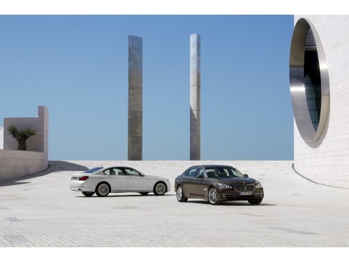 Характеристики автомобиля BMW 7-Series 740d AT xDrive Базовая (08.2012 - 03.2014): фото, вместимость, скорость, двигатель, топливо, масса, отзывы