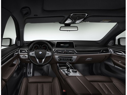 Характеристики автомобиля BMW 7-Series 725Ld AT xDrive Bussiness (10.2017 - 12.2018): фото, вместимость, скорость, двигатель, топливо, масса, отзывы