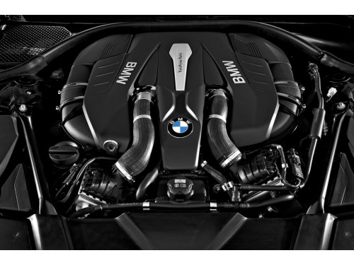 Характеристики автомобиля BMW 7-Series 730d AT xDrive (10.2015 - 12.2018): фото, вместимость, скорость, двигатель, топливо, масса, отзывы