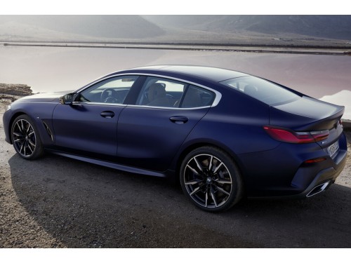 Характеристики автомобиля BMW 8-Series 840i AT xDrive M 50 Years Special Edition (04.2022 - 03.2023): фото, вместимость, скорость, двигатель, топливо, масса, отзывы