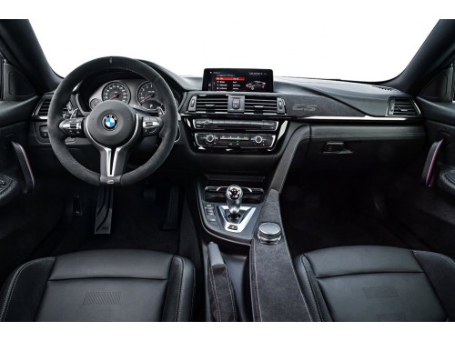 Характеристики автомобиля BMW M4 3.0 MT (05.2017 - 02.2019): фото, вместимость, скорость, двигатель, топливо, масса, отзывы