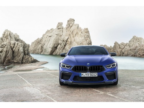 Характеристики автомобиля BMW M8 4.4 AT xDrive (06.2019 - 03.2022): фото, вместимость, скорость, двигатель, топливо, масса, отзывы