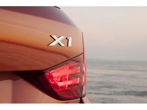 Характеристики автомобиля BMW X1 xDrive 20d AT (07.2012 - 05.2015): фото, вместимость, скорость, двигатель, топливо, масса, отзывы