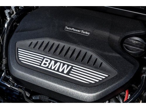 Характеристики автомобиля BMW X1 sDrive18d MT xLine (07.2019 - 10.2022): фото, вместимость, скорость, двигатель, топливо, масса, отзывы