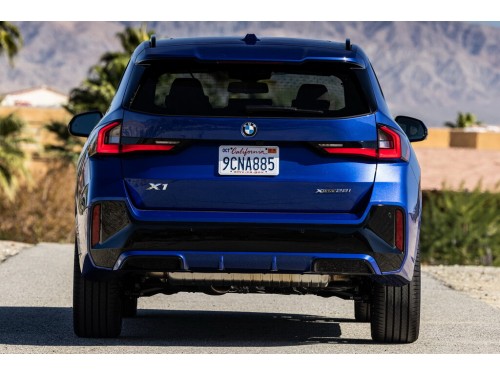 Характеристики автомобиля BMW X1 xDrive28i SAT (07.2022 - н.в.): фото, вместимость, скорость, двигатель, топливо, масса, отзывы