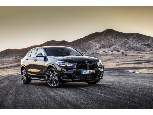 Характеристики автомобиля BMW X2 sDrive 18i DCT Base (11.2020 - н.в.): фото, вместимость, скорость, двигатель, топливо, масса, отзывы