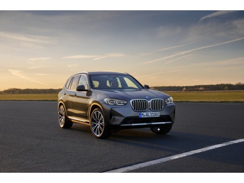 Характеристики автомобиля BMW X3 xDrive 20i AT Lifestyle (06.2021 - 03.2023): фото, вместимость, скорость, двигатель, топливо, масса, отзывы