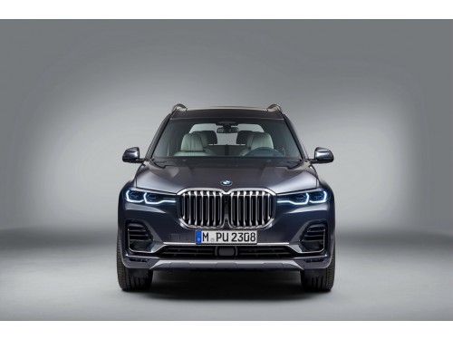 Характеристики автомобиля BMW X7 M50d AT Dark Shadow Edition (07.2020 - 08.2021): фото, вместимость, скорость, двигатель, топливо, масса, отзывы